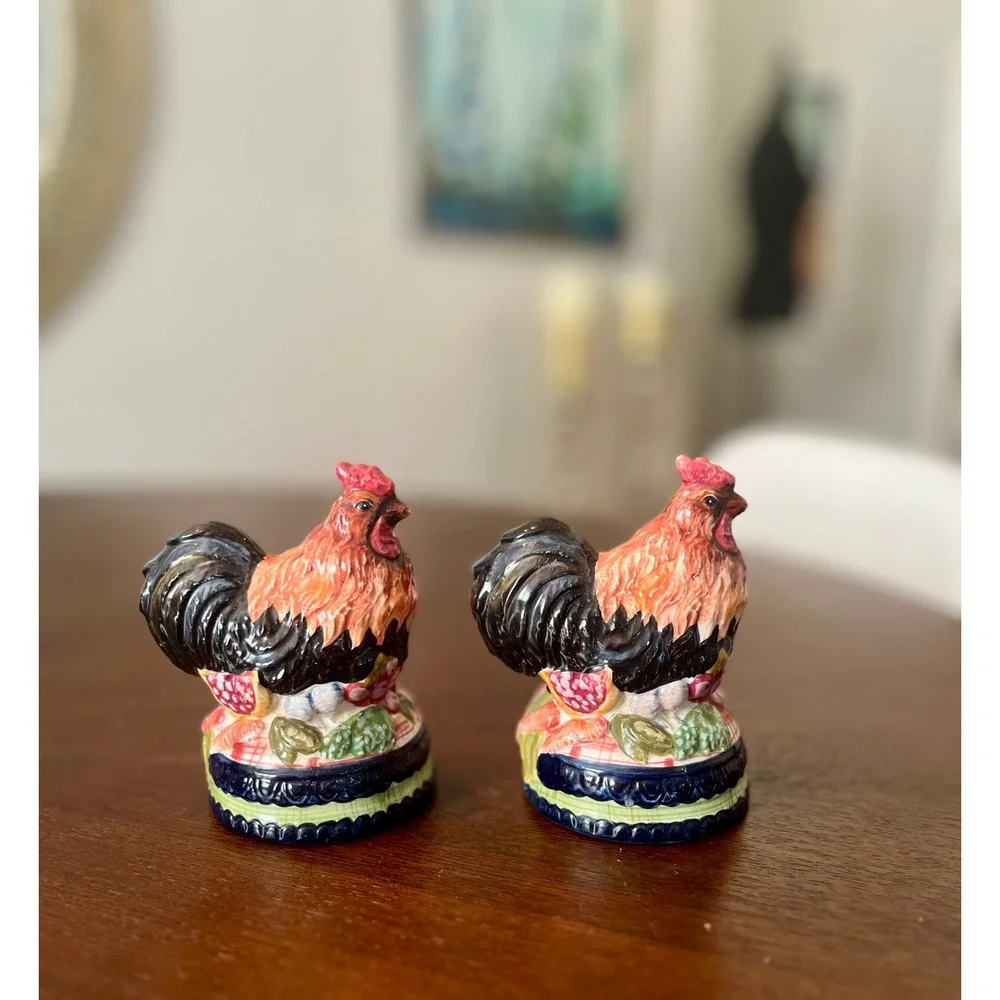 Colorful Ceramic Rooster Chicken Salt & Pepper Shakers Farmhouse Country Decor
